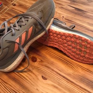 Women’s running shoes